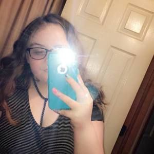 Meet your Posher, Chloe